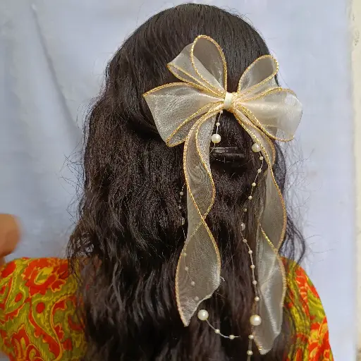 Golden Organza Hair Bow – Pearl Chain – Party & Styling